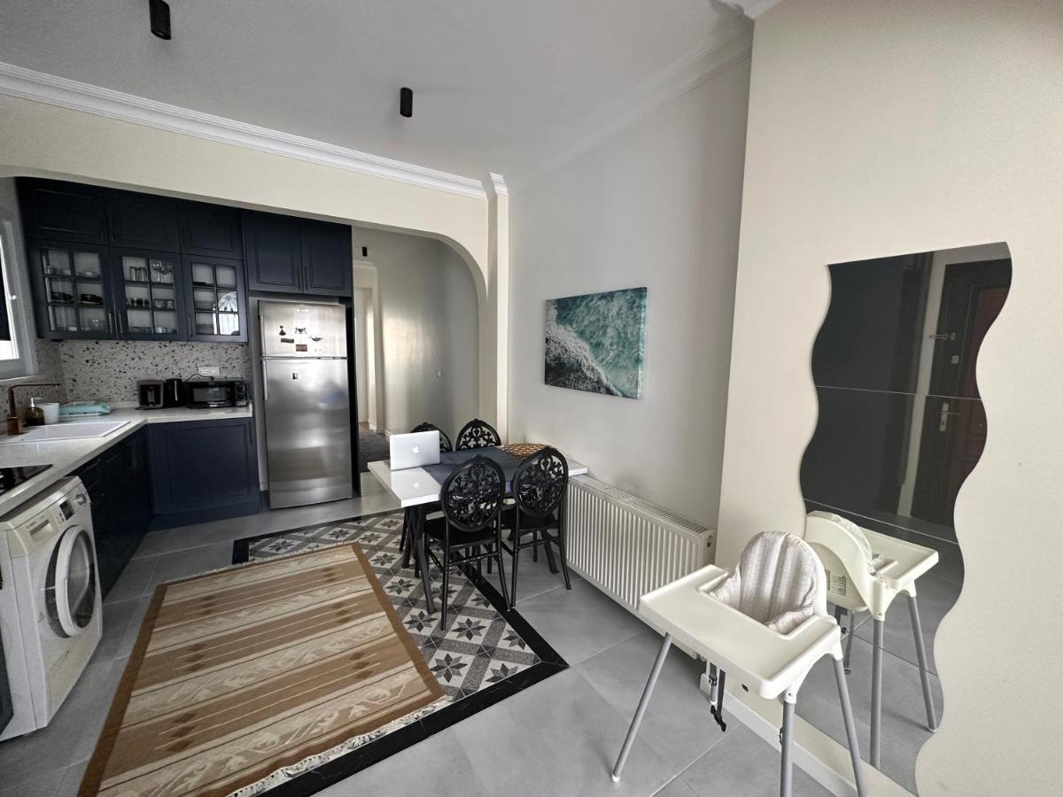 Center Of City In Besiktas 2 Plus 1 With 2 Bathroom And 3 Air Conditioner Isztambul Kültér fotó