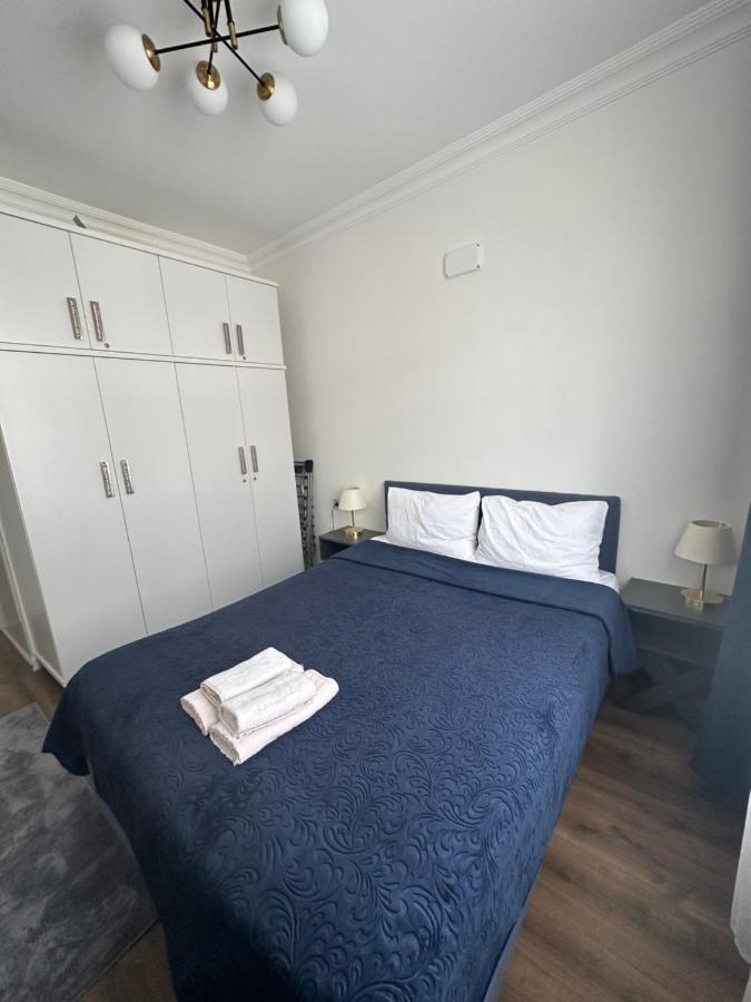 Center Of City In Besiktas 2 Plus 1 With 2 Bathroom And 3 Air Conditioner Isztambul Kültér fotó