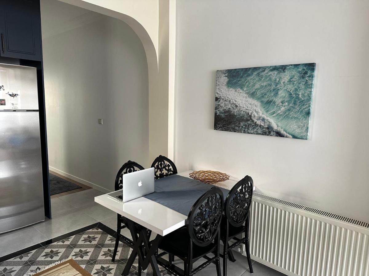 Center Of City In Besiktas 2 Plus 1 With 2 Bathroom And 3 Air Conditioner Isztambul Kültér fotó