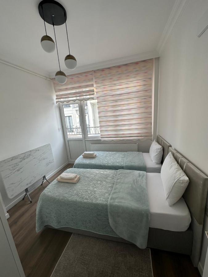 Center Of City In Besiktas 2 Plus 1 With 2 Bathroom And 3 Air Conditioner Isztambul Kültér fotó
