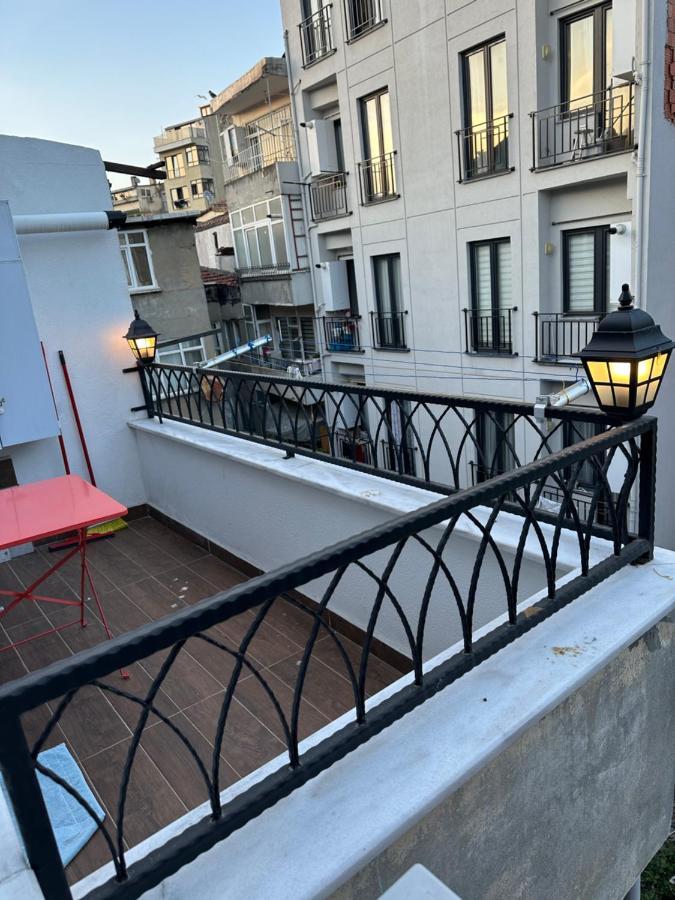 Center Of City In Besiktas 2 Plus 1 With 2 Bathroom And 3 Air Conditioner Isztambul Kültér fotó